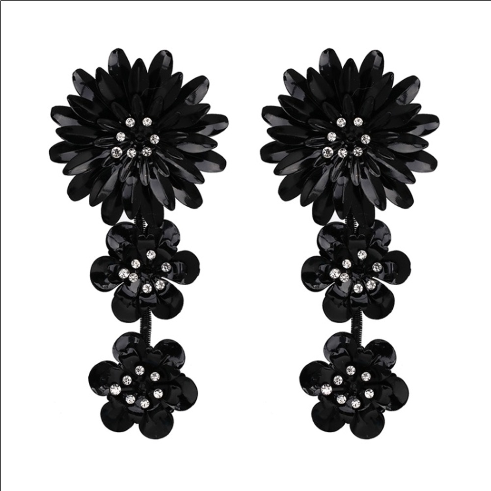 Black or silver Exclusive  big flower earrings
